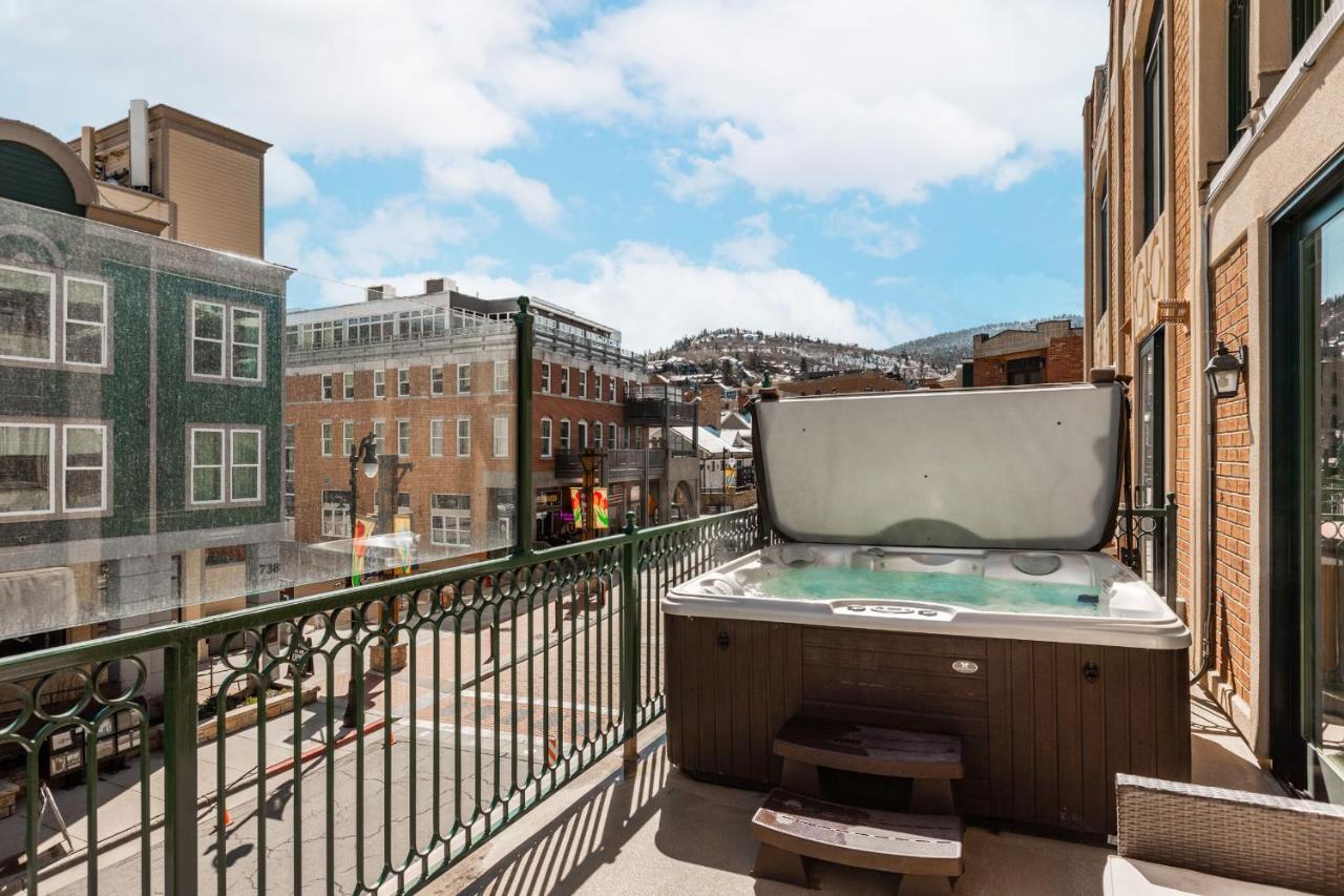 2 Bedroom Condominium Spa #209