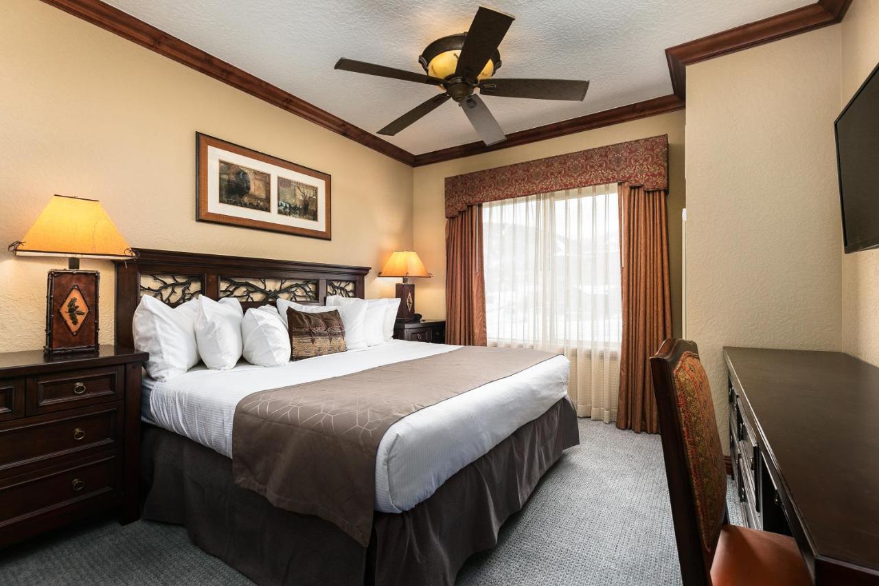 Two-Bedroom Suite
