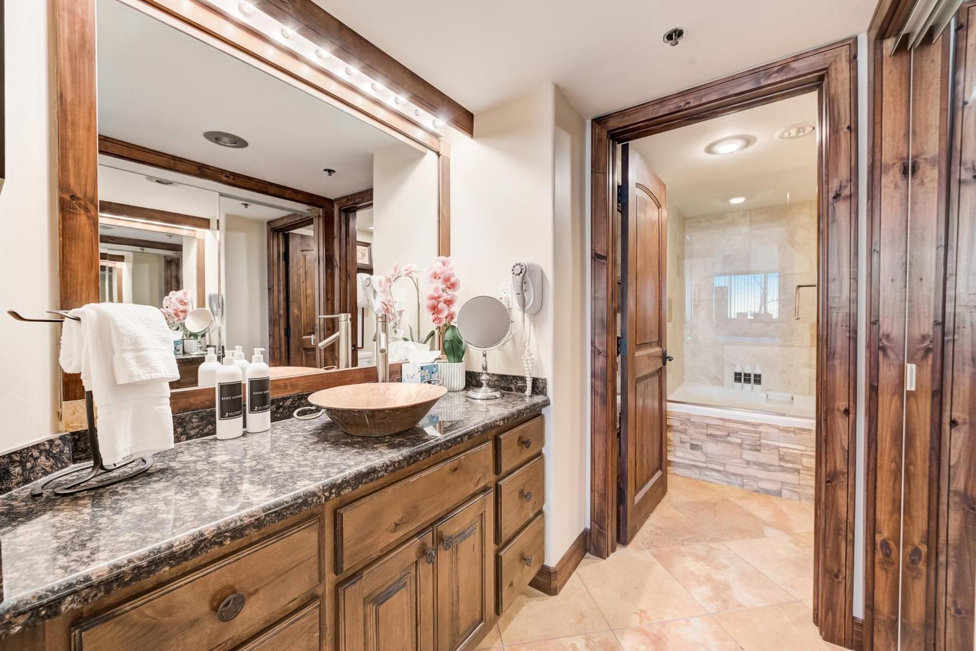 1 Bedroom Condominium
