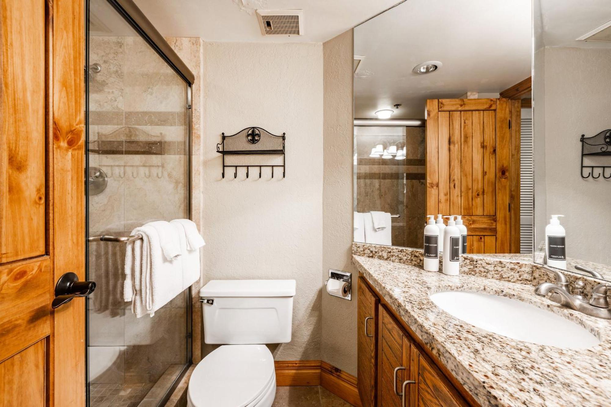 1 Bedroom Condominium