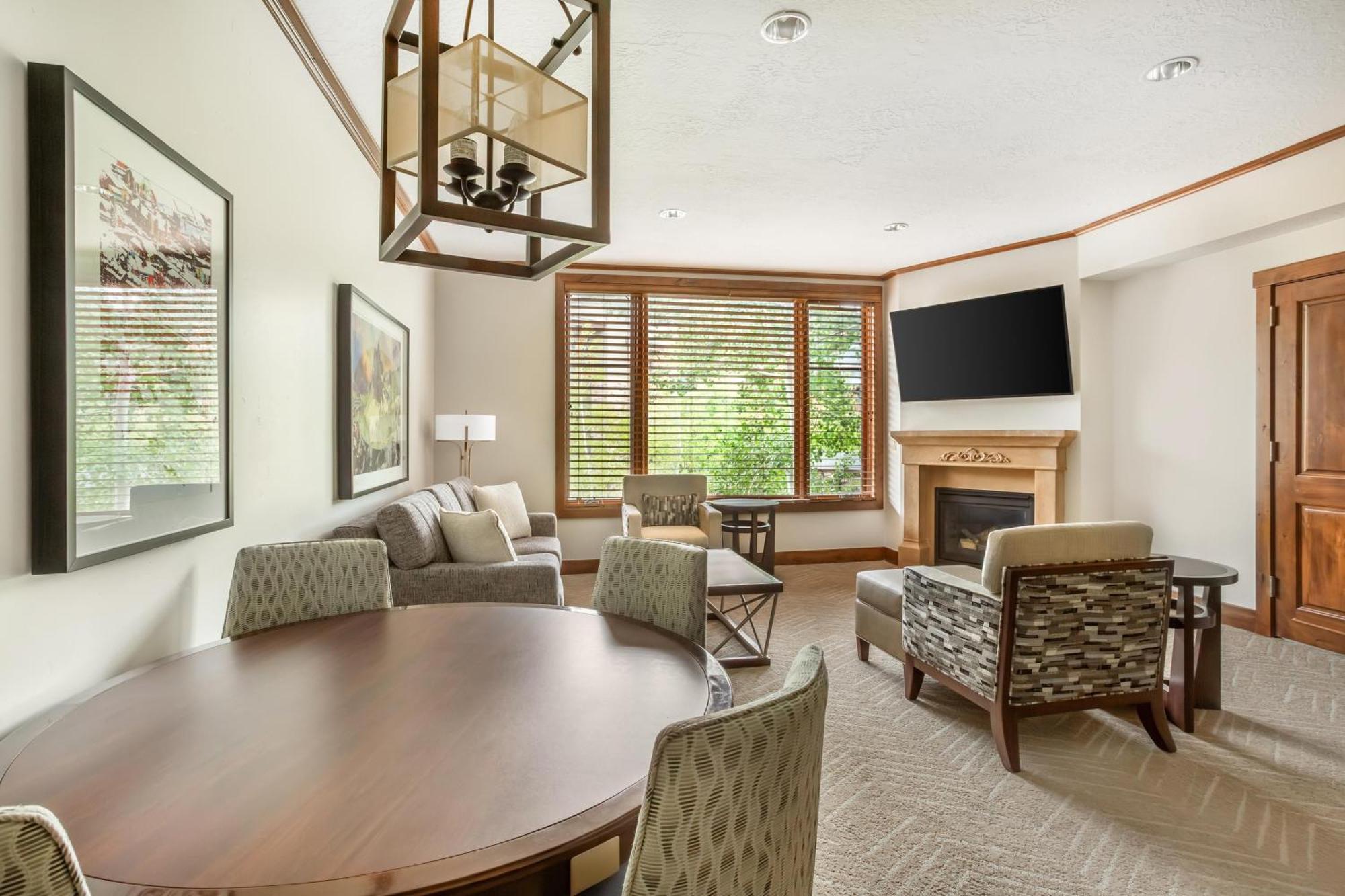 One-Bedroom King Premier Suite Balcony