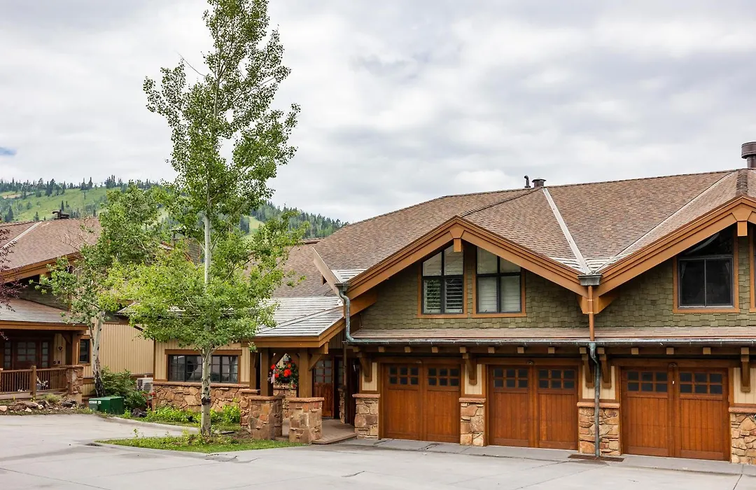 Deer Valley Little Belle Ultimate Ski Getaway, Sleeps 14, Luxury Design, Private Hot Tub,-1