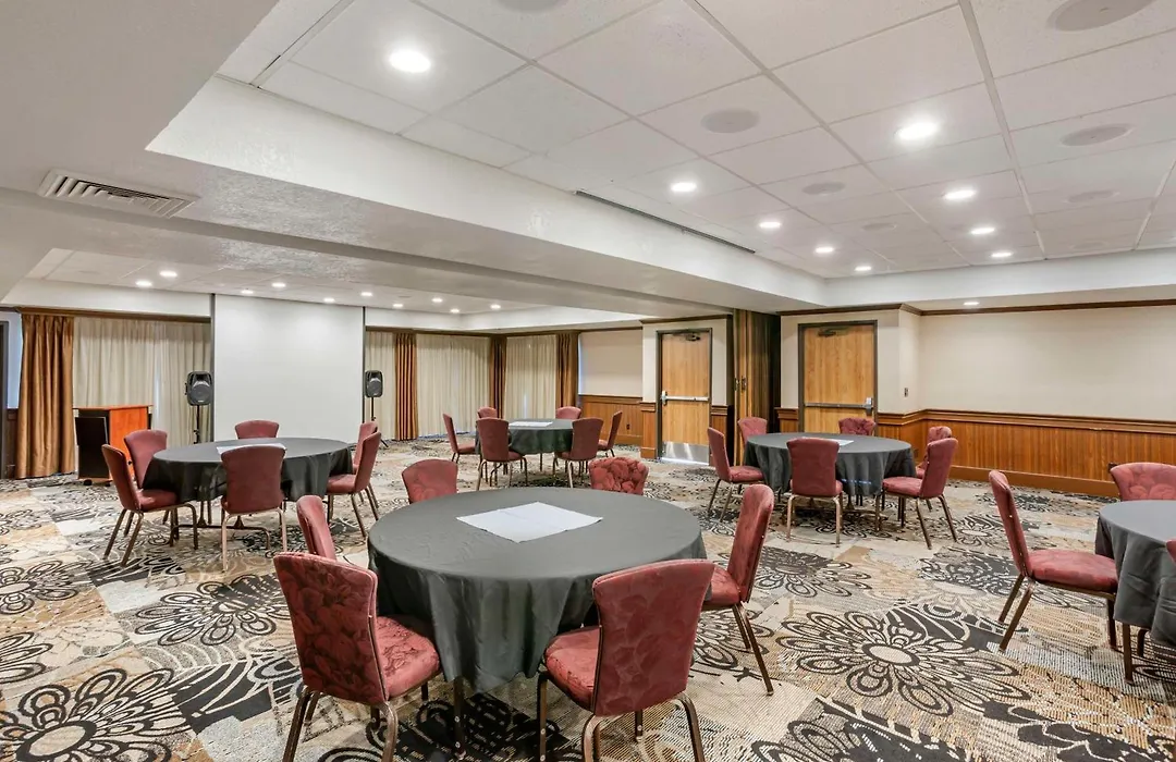 Best Western Plus Landmark Inn-1