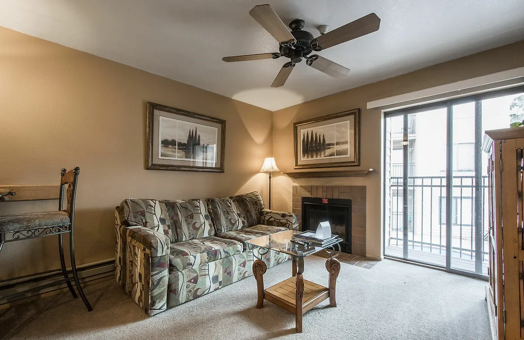 Carriage House Condominiums By All Seasons Resort Lodging-1