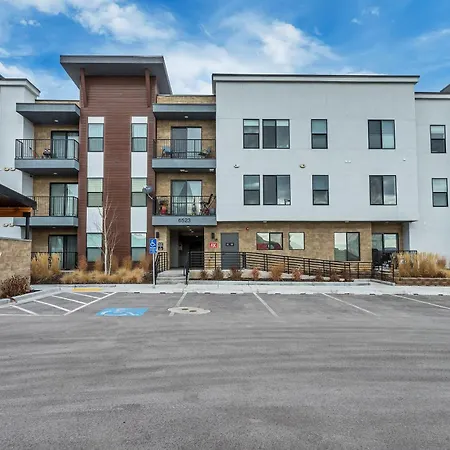 Newly Built Modern Park City Getaway L Zen By Stay-3