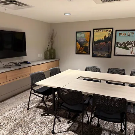 Sweetwater Lift Lodge-3