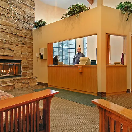 Carriage House Condominiums By All Seasons Resort Lodging-2
