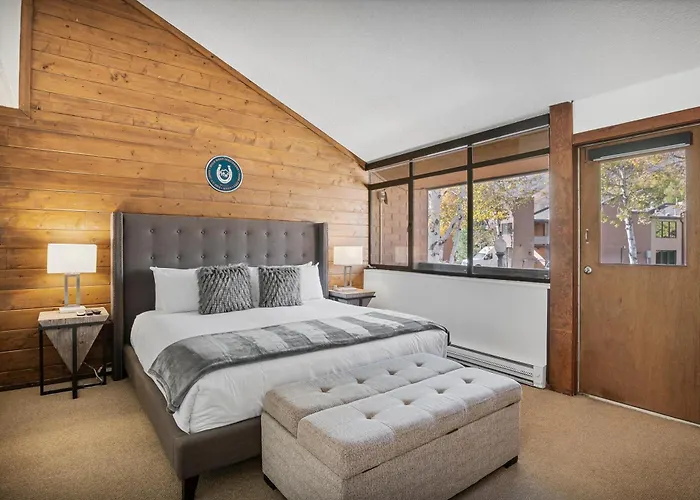 Two Bedroom Park Ave Condo By Park City Vacations